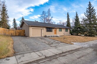 Building Photo - 16425 Farm Ave