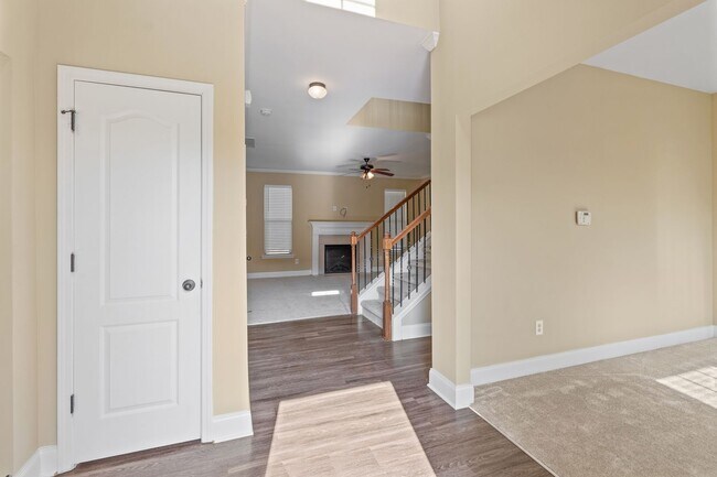 Foto del edificio - Welcome Home to the Silver Ridge Community!