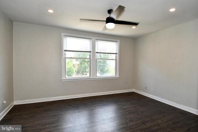 Building Photo - 1314 Downing Pl NE