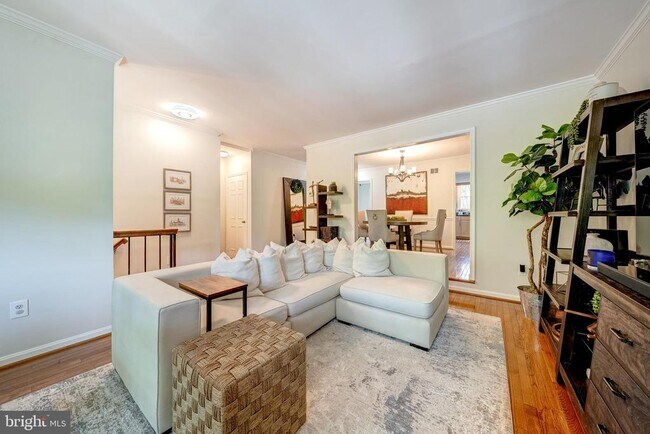 Foto del edificio - 9312 Silver Mill Pl