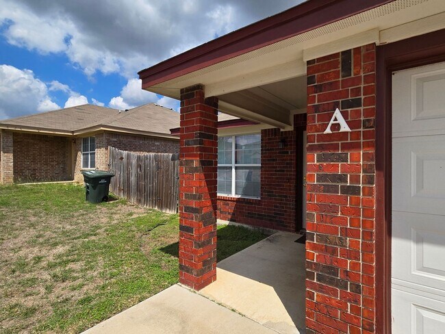 Building Photo - 4104 Wine Cup Rd