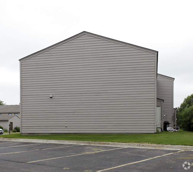 Building Photo - Ridgeway Apartments