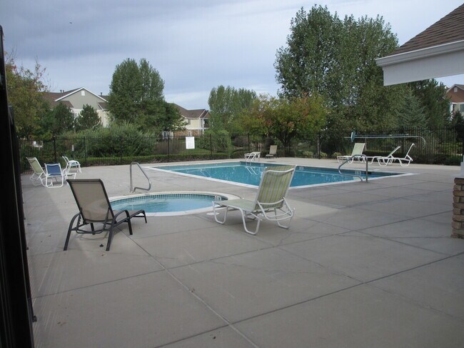 Building Photo - 4895 Hahns Peak Dr
