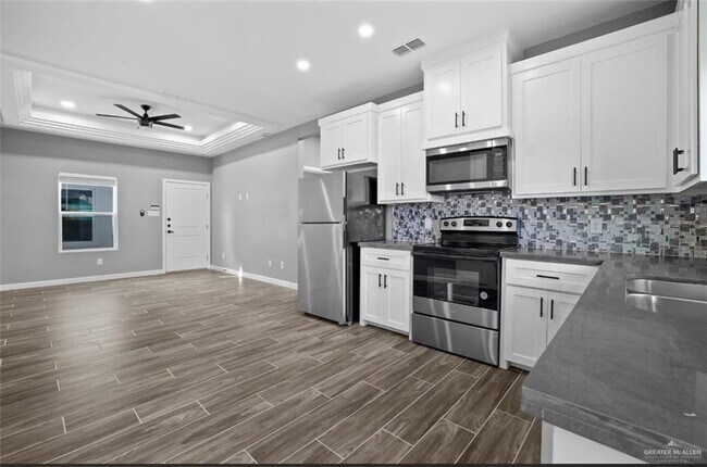 Foto del edificio - 8 Whetstone Ave