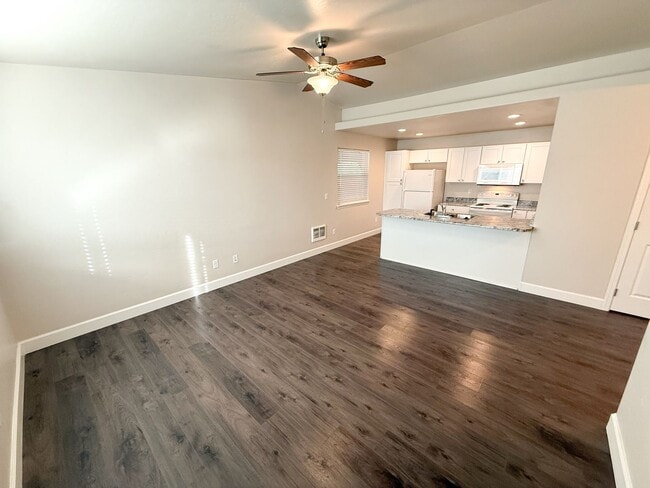 Foto del edificio - 3525 Chelsea St