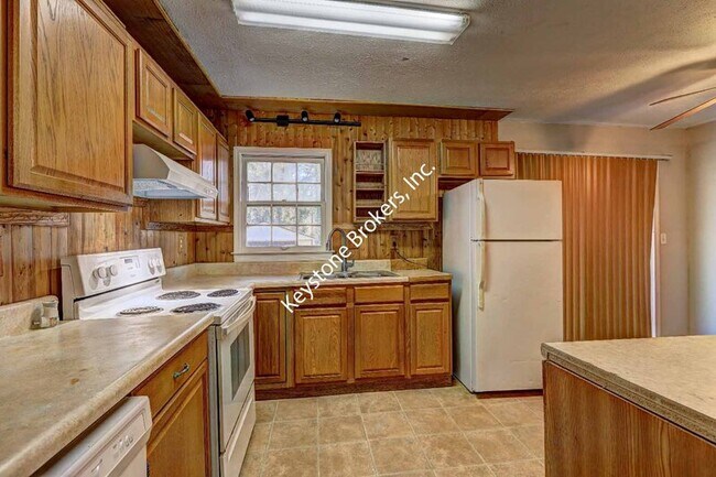 Building Photo - 7096 Fielder Rd