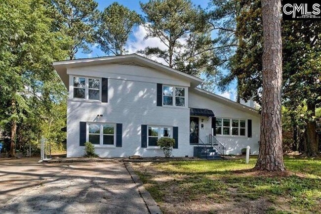 Building Photo - 4057 Rosewood Dr