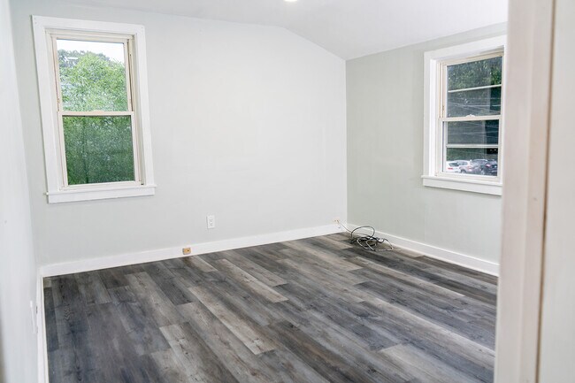 Building Photo - 103 Hawthorne Dr