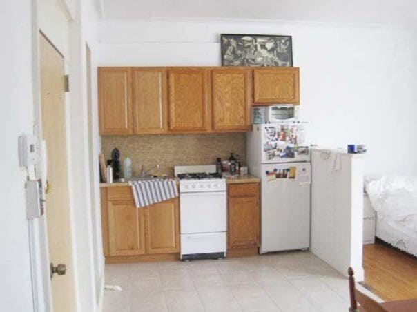 Building Photo - 634 S 48th St