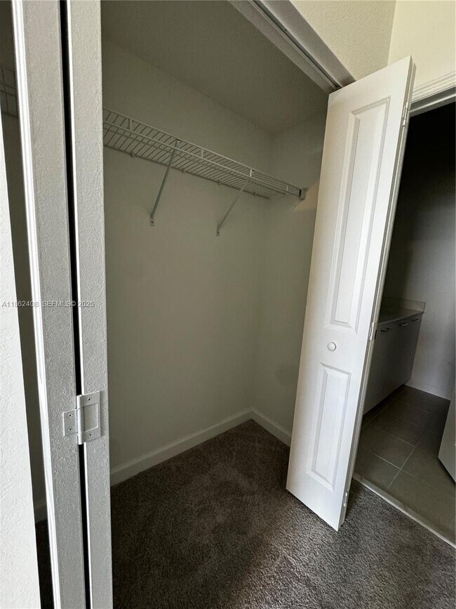 Foto del edificio - 2325 NW 125 St