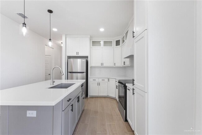 Building Photo - 13 San Andres