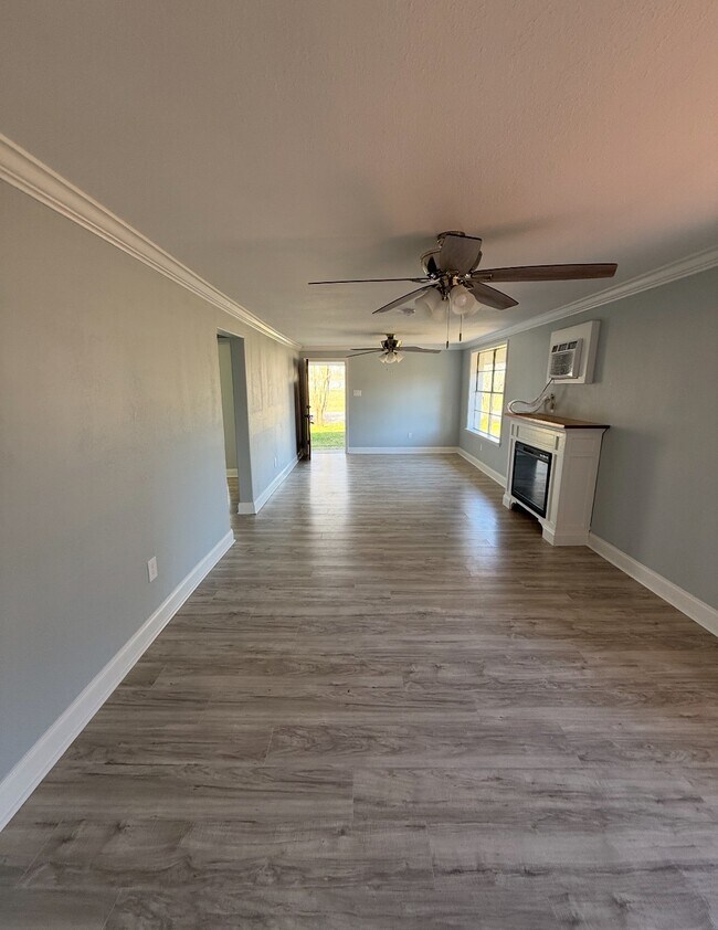 Foto del edificio - 6105 Hill Rd