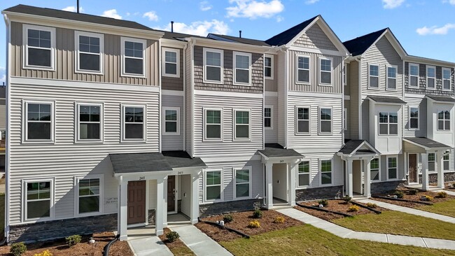 Foto del edificio - New Townhome in SE Raleigh