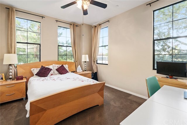 Foto del edificio - 551 W Maple Ave