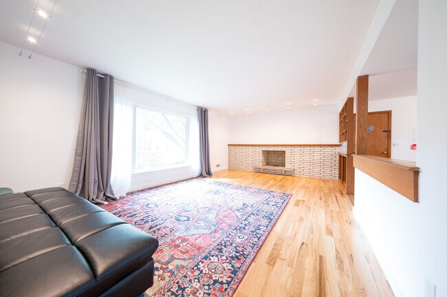 Foto del edificio - 9424 Thomas Rd