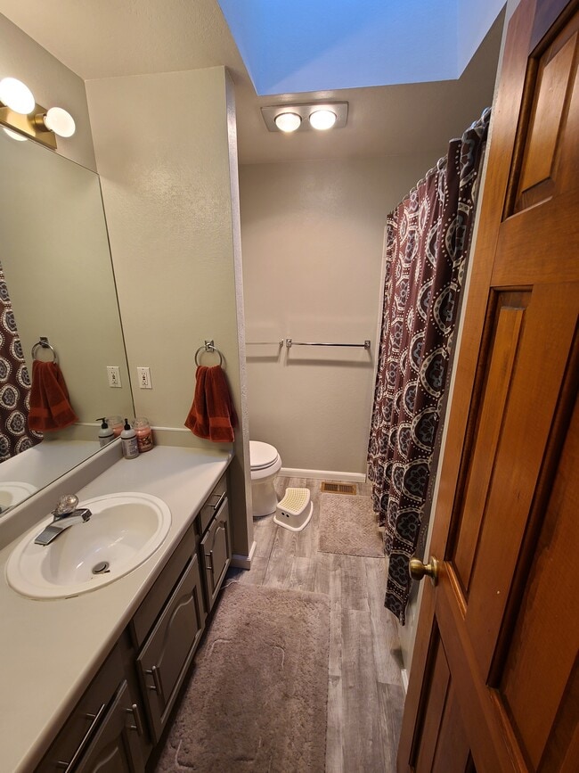 Building Photo - 1451 McArthur Ave