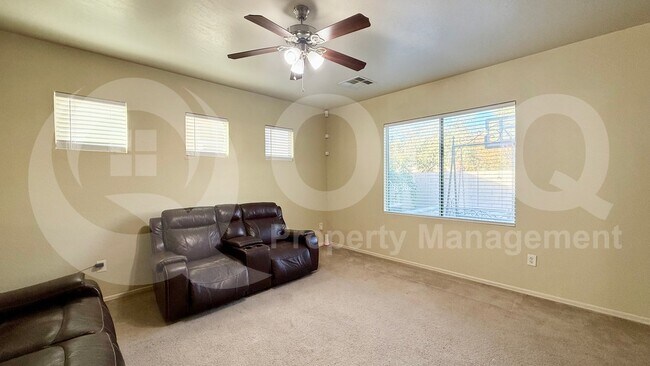 Foto del edificio - 4170 E Sheffield Ave