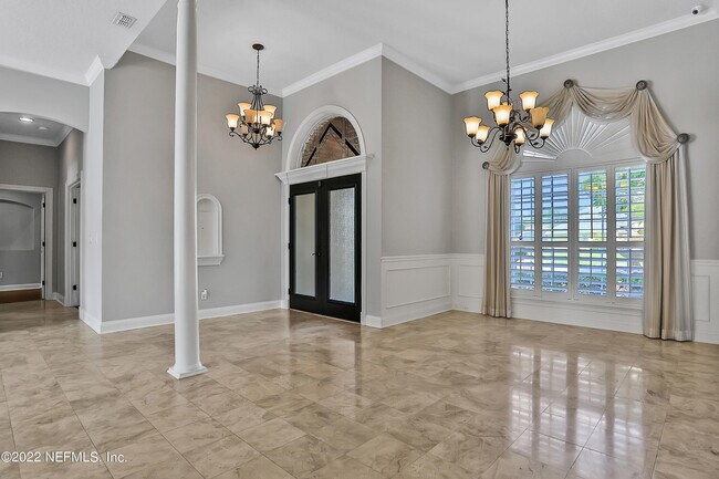 Building Photo - 7635 Wexford Club Dr E