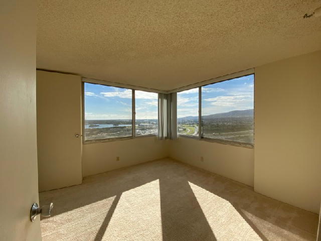 Building Photo - 1060 Kamehameha Hwy