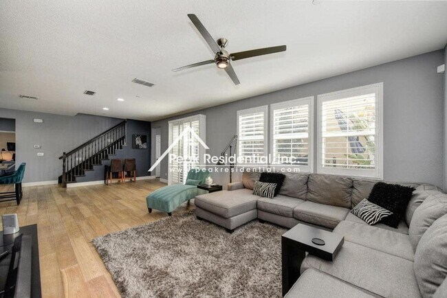 Foto del edificio - A Beautiful Folsom 4bd/3ba House with 2 Ca...