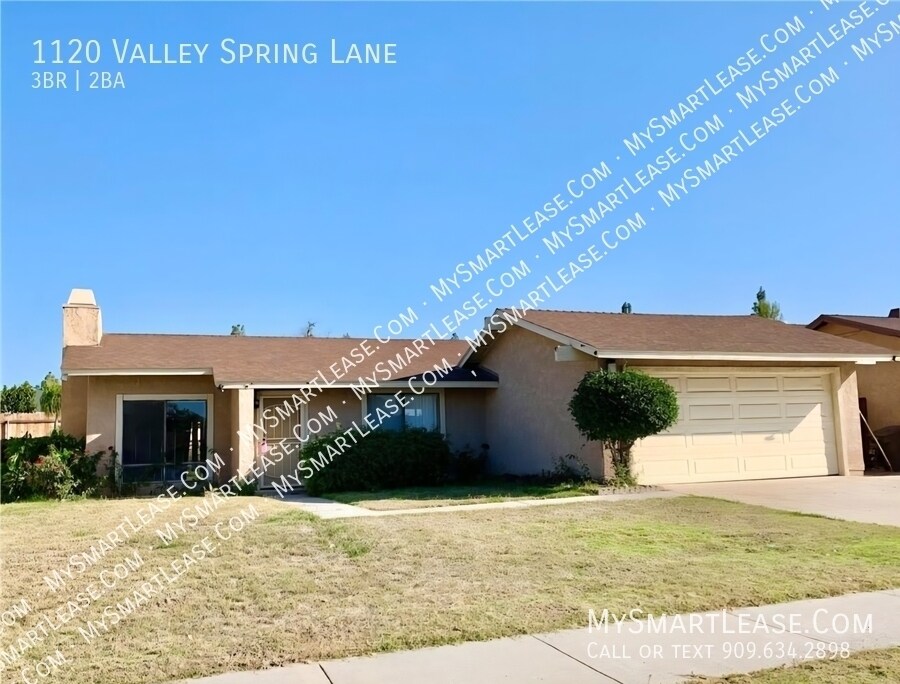 Foto principal - 1120 Valley Spring Ln