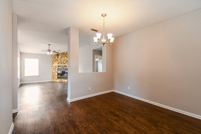 Foto del edificio - 12279 Sondra Cove Trail N