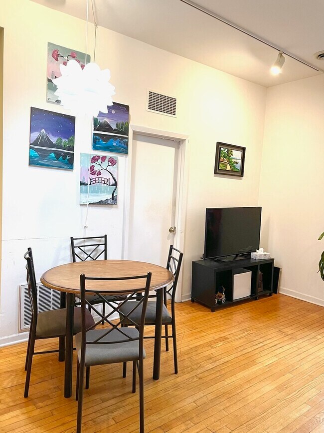 Foto del edificio - 1237 N Noble St