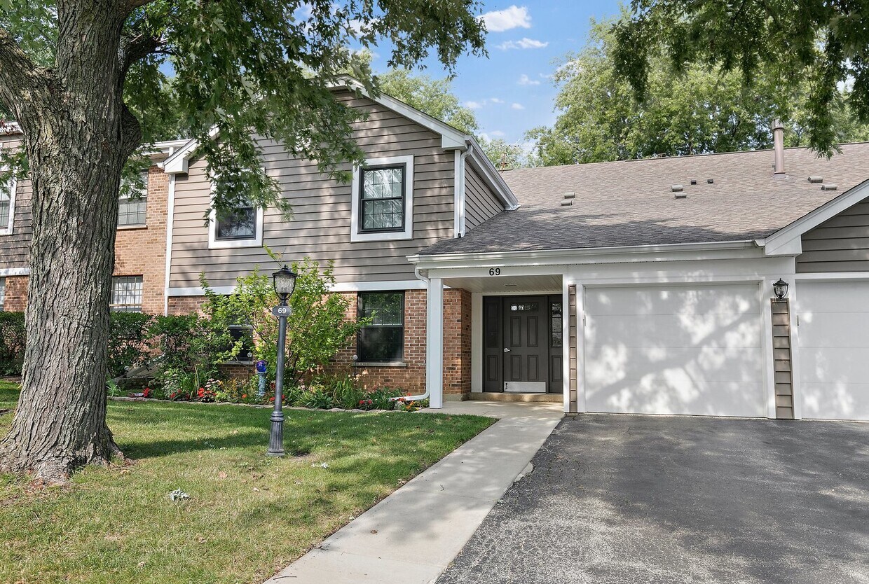 69 Margate Ct Unit C1, Schaumburg, IL 60193 Condo for Rent in