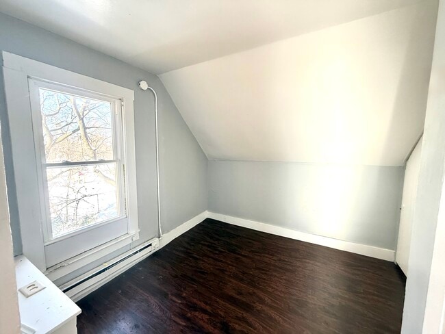 Photo - 909 Oak St Apartment