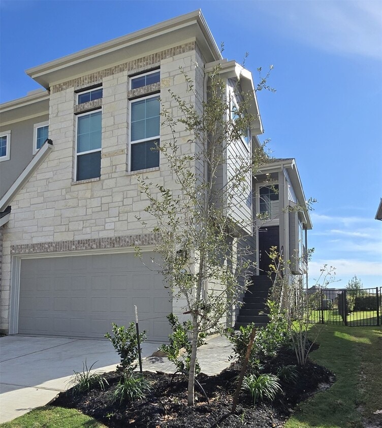 Foto principal - 21123 Medina River Dr