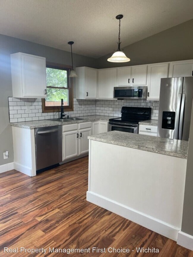 Building Photo - 4 br, 3 bath House - 10802 W. Stafford St.