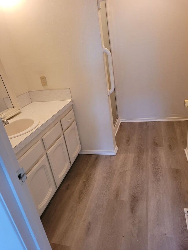 Building Photo - 3875 Redondo Way