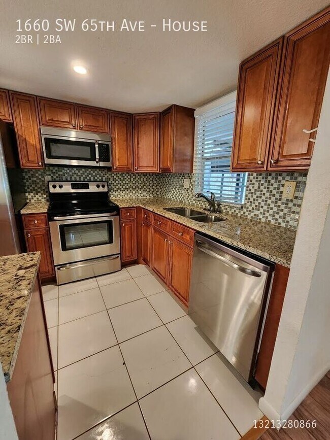 Building Photo - 1660 SW 65th Ave