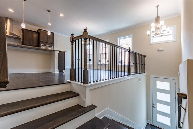 Foto del edificio - 883 Stone Crest Rd NE