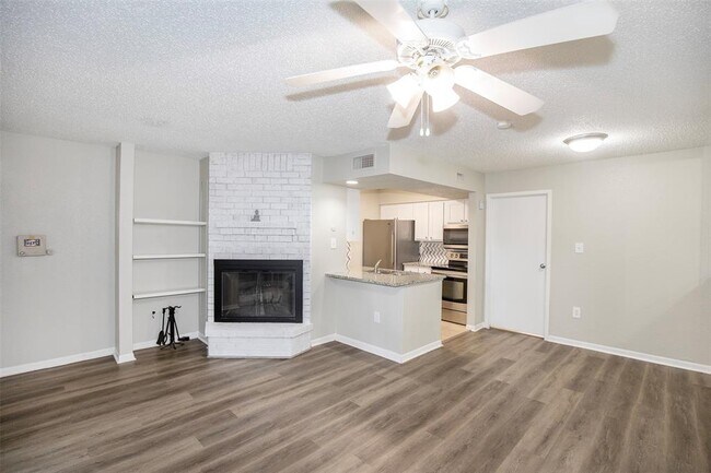 Building Photo - 260 El Dorado Blvd