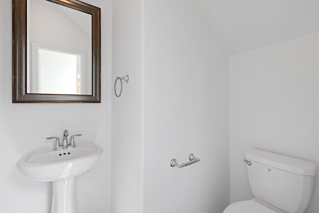 Foto del edificio - 4914 Chester Lk Ln