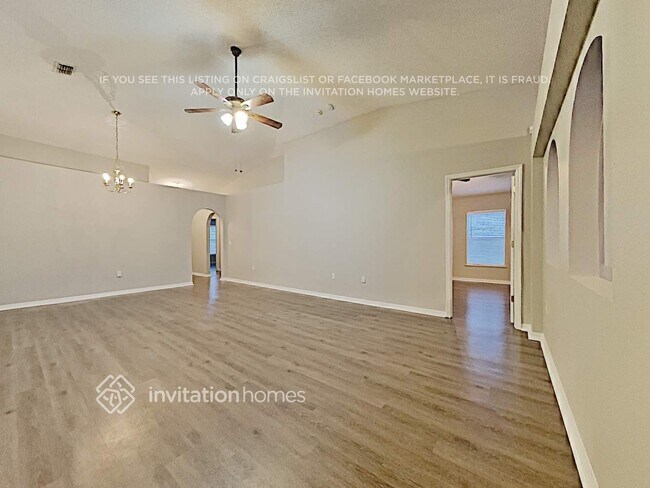 Foto del edificio - 19 Sterling Hill Dr