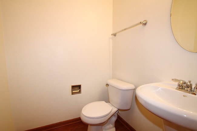 Building Photo - 228 Springbrook Trail S