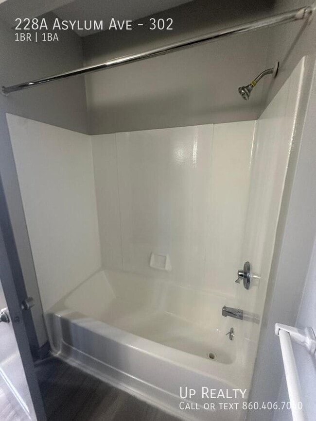 Building Photo - 228A Asylum Ave