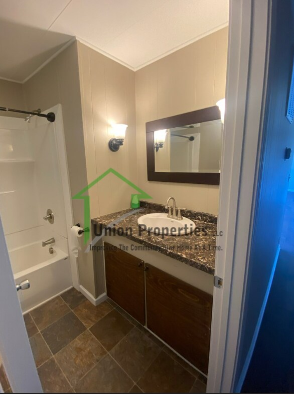 Foto del edificio - 5679 Clark St