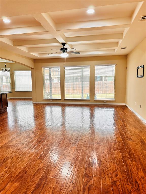 Foto del edificio - 18501 Bassano Ave