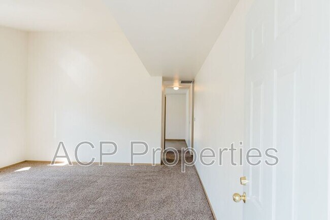 Foto del edificio - 2405 Kentucky St