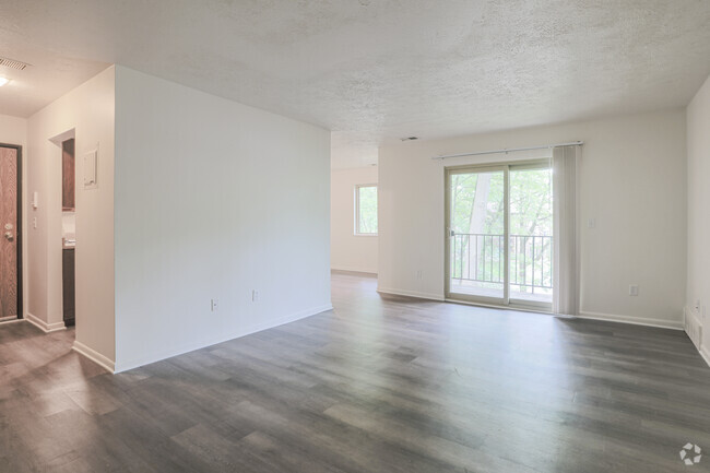 2BR, 1.5BA - Deluxe - 1,126SF - Living Room - Lake Forest Apartments