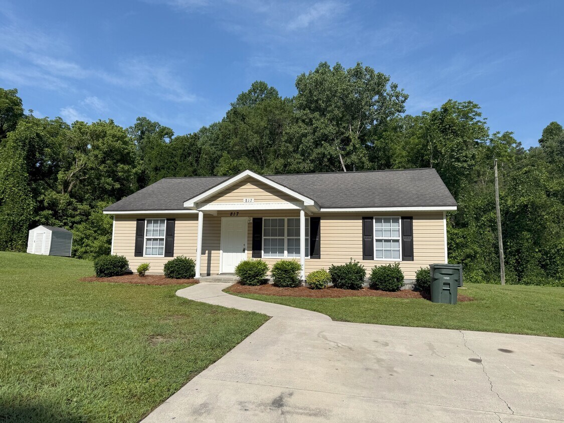 Foto principal - 817 N Avon St