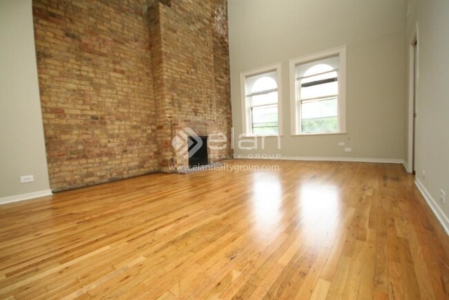 Building Photo - 424 W Belden Ave