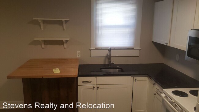 Building Photo - 2 br, 1 bath House - 1501 1/2 Pender Street