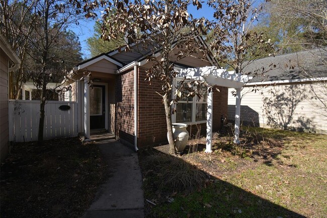 Foto del edificio - 110 W High Oaks Cir