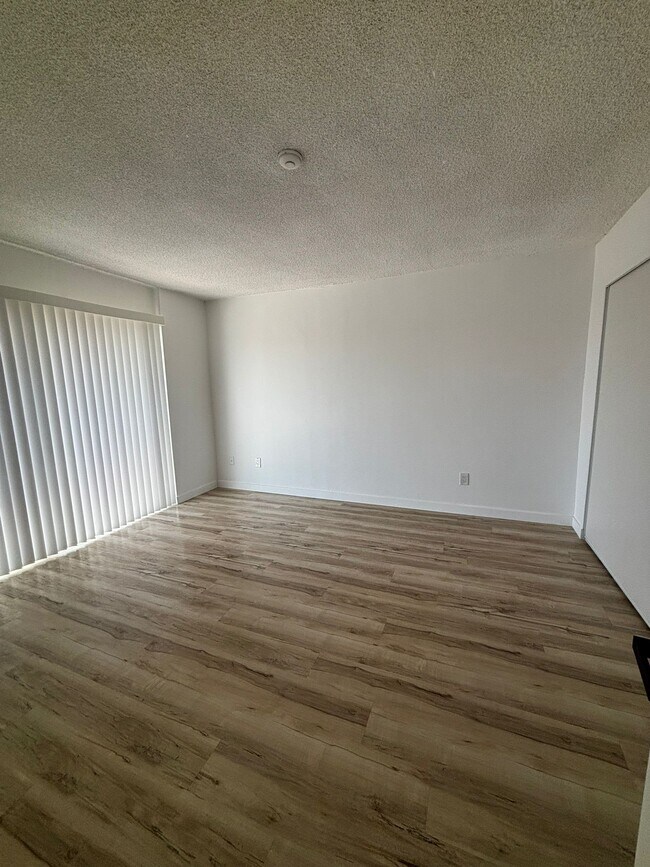 Foto del edificio - 708 N Juanita Ave