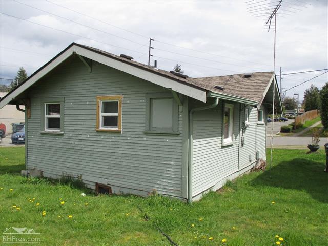 Building Photo - 8814 Edgewater Dr SW