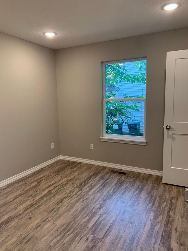 Building Photo - Beautiful Brand New 3 bedroom 2 full bathroom Home with New Everything!